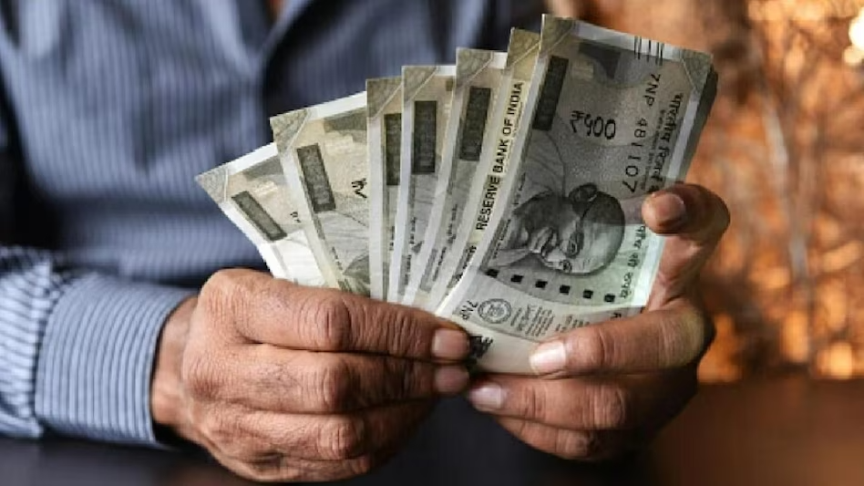 मुंह में चप्पल डाली, बेल्ट से पीटा और… सैलरी मांगने पर बॉस बनी ‘लेडी डॉन