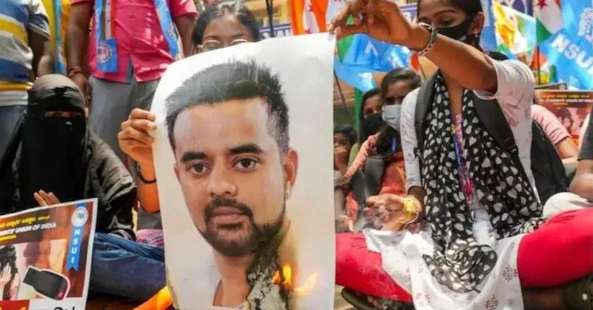 “प्रज्वल रेवन्ना सेक्स स्कैंडल: ‘मेरी मां के साथ रेप किया, मेरे कपड़े उतरवाए और…’ – पीड़िता की दिलचस्प आपबीती”