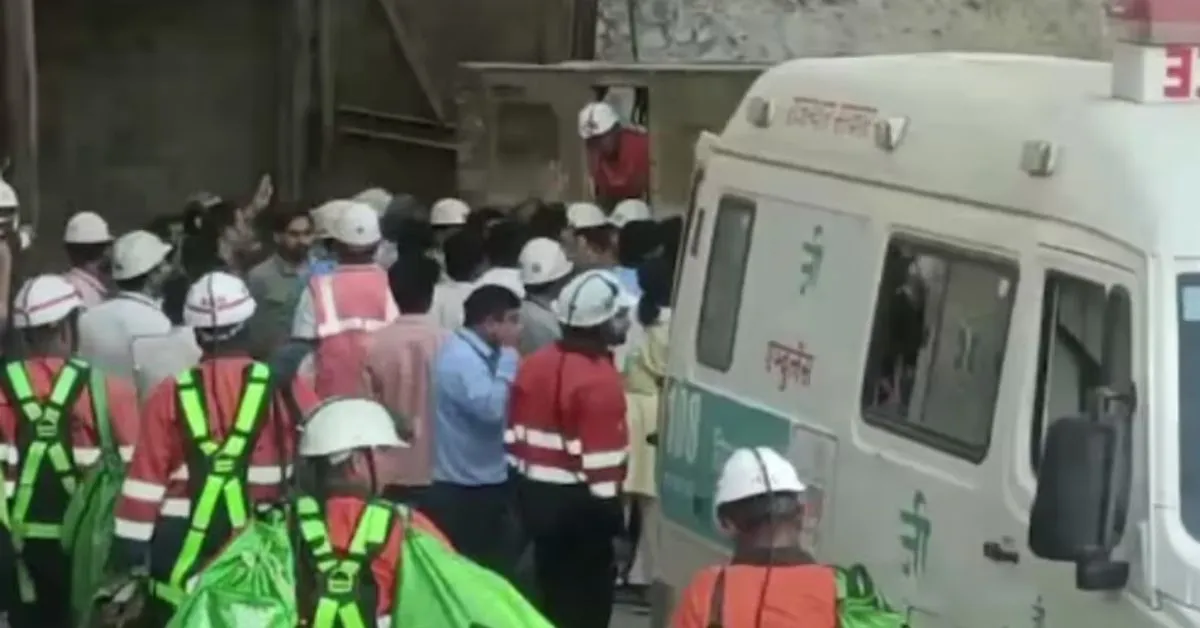 “झुंझुनूं के कॉपर खदान में फंसे 14 अफसर, 11 घंटे के बाद बचाई गईं; 3 को गंभीर चोटें, कई में फ्रैक्चर का अनुभव