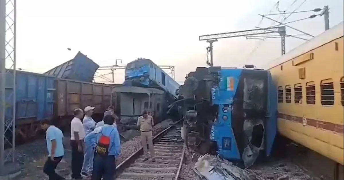 पंजाब में टला बड़ा हादसा, आपस में टकराईं 2 मालगाड़ियां, दो ट्रेन ड्राइवर गंभीर रूप से जख्मी