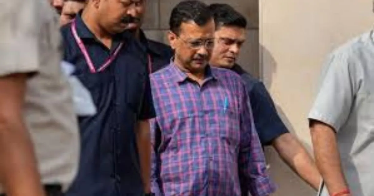 शराब घोटाले में इधर ED की कस्टडी, उधर CBI एक्शन में जानिए दोनों एजेंसियां केजरीवाल के खिलाफ किन मामलों की कर रहीं जांच